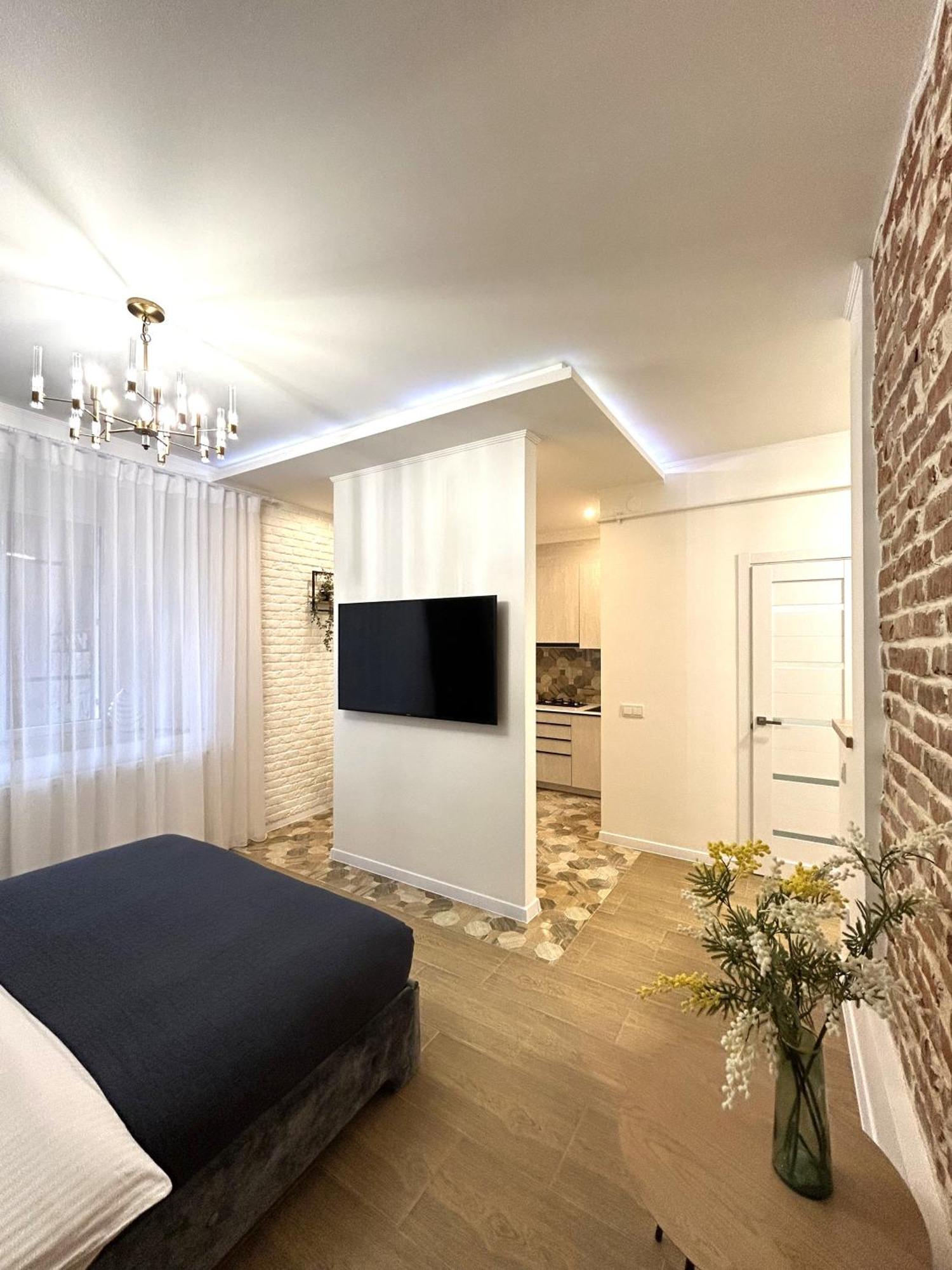 Modern Apartment, 100M To Opera Lviv Exteriör bild